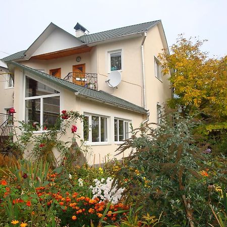 Vyshenka Guest House Яремче Екстер'єр фото